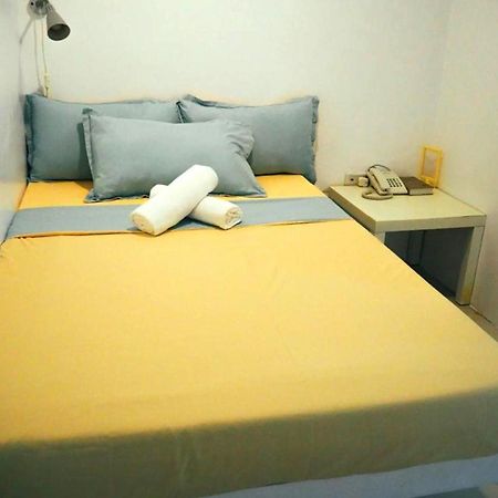 Wanderlust Bed And Breakfast Puerto Princesa Exteriör bild