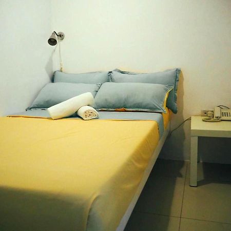 Wanderlust Bed And Breakfast Puerto Princesa Exteriör bild