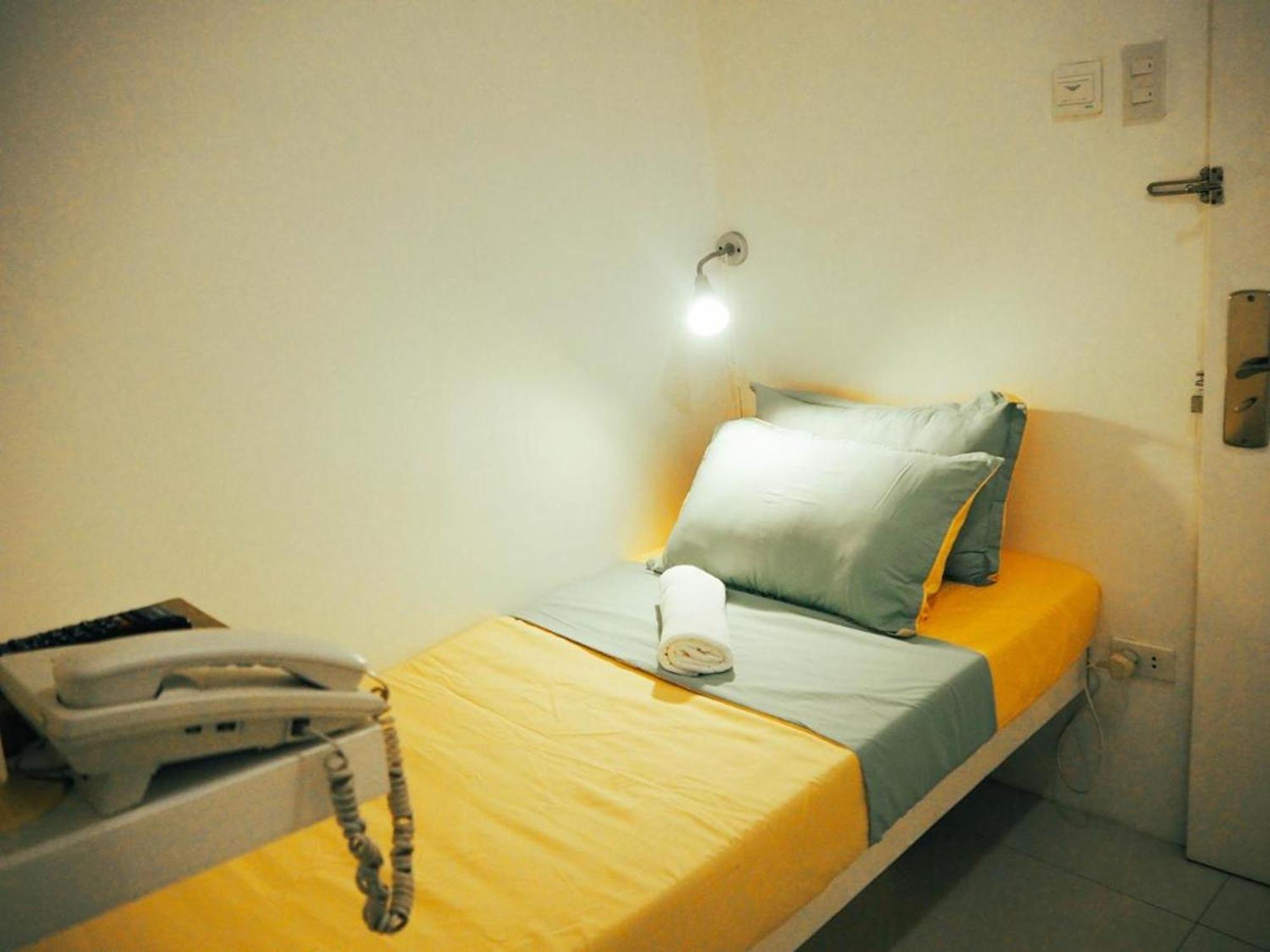 Wanderlust Bed And Breakfast Puerto Princesa Exteriör bild